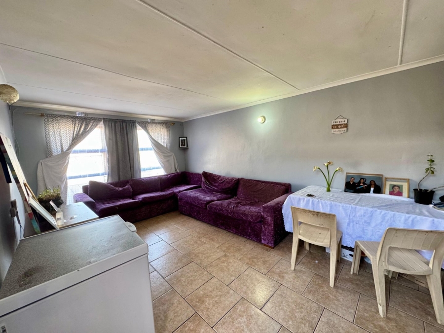 To Let 3 Bedroom Property for Rent in Strandfontein Village Western Cape